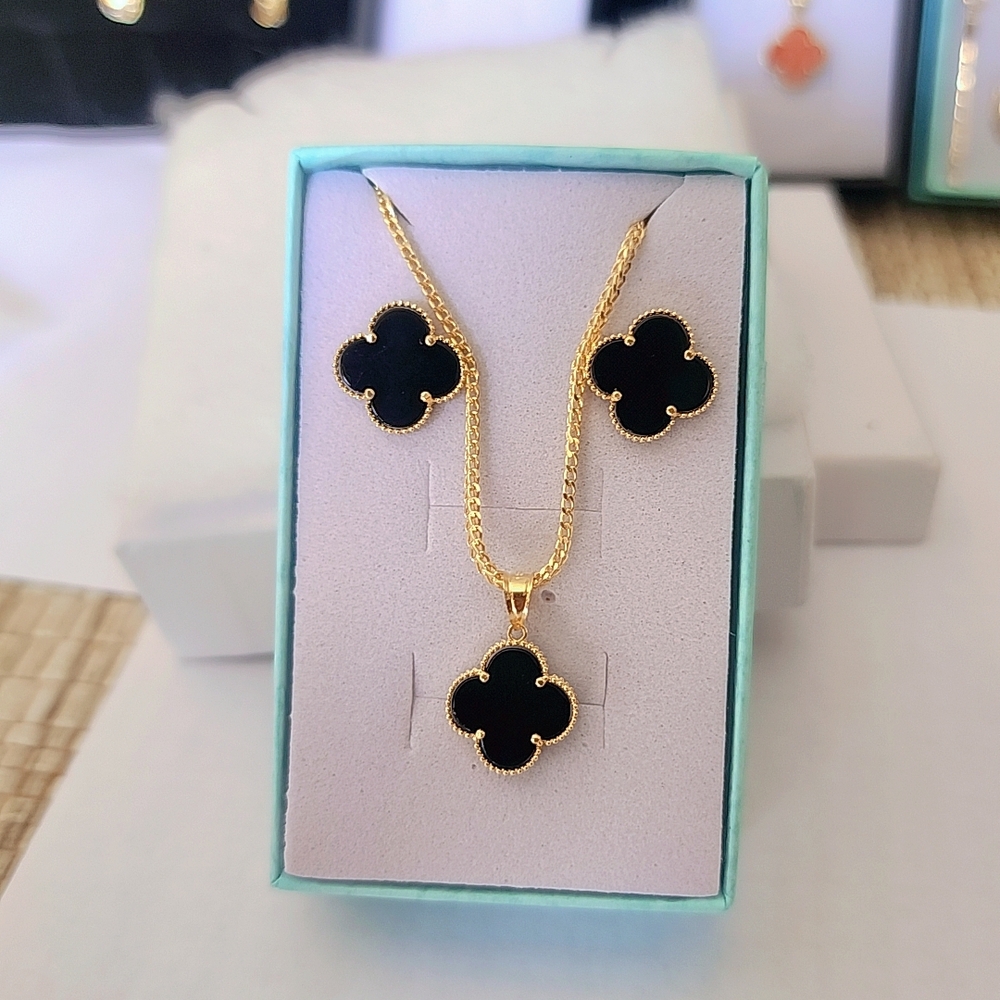 Elegant Black and Gold Jewelry Set